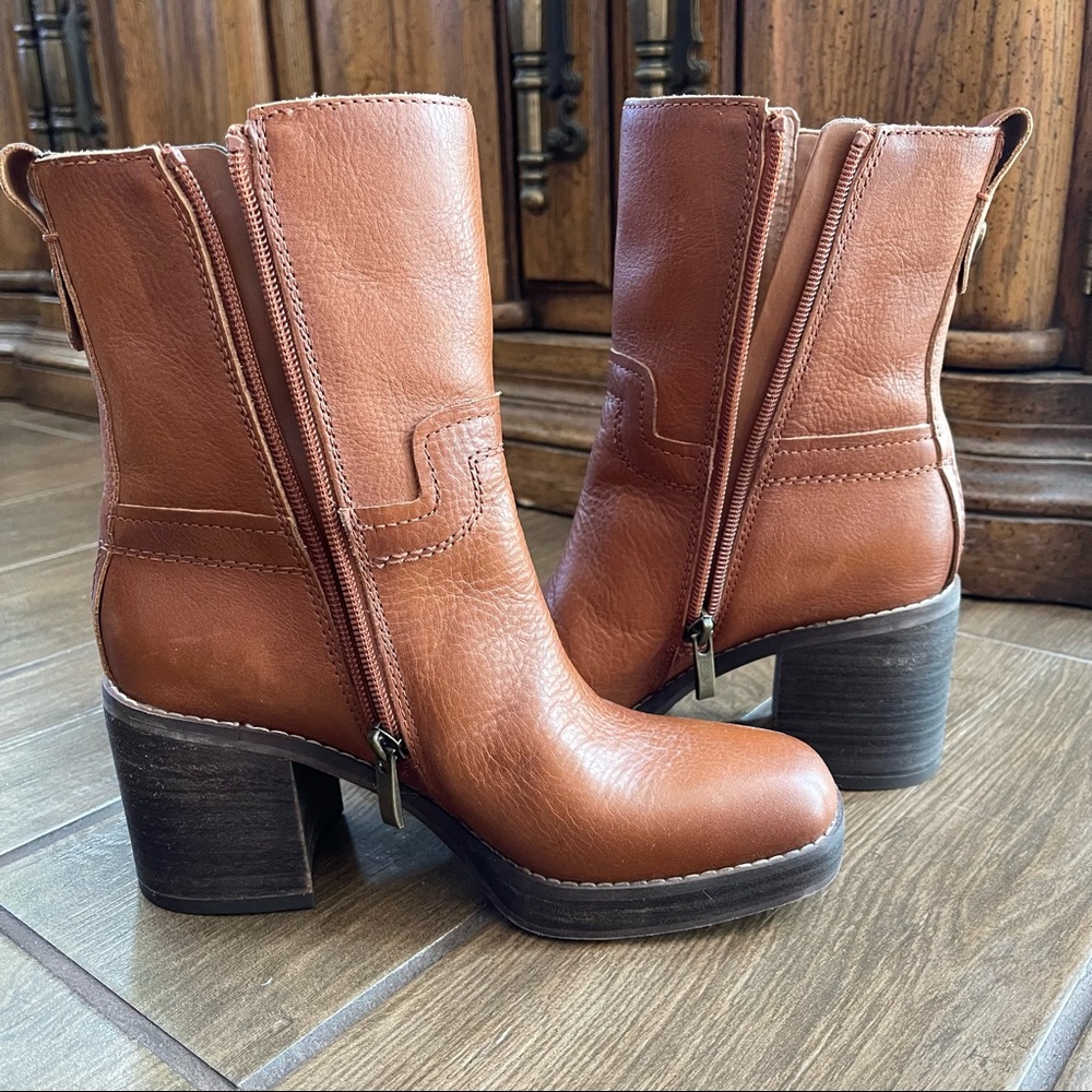 NWOT Franco Sarto Hard Finished Leather Boots 2in heels, side zip, brown